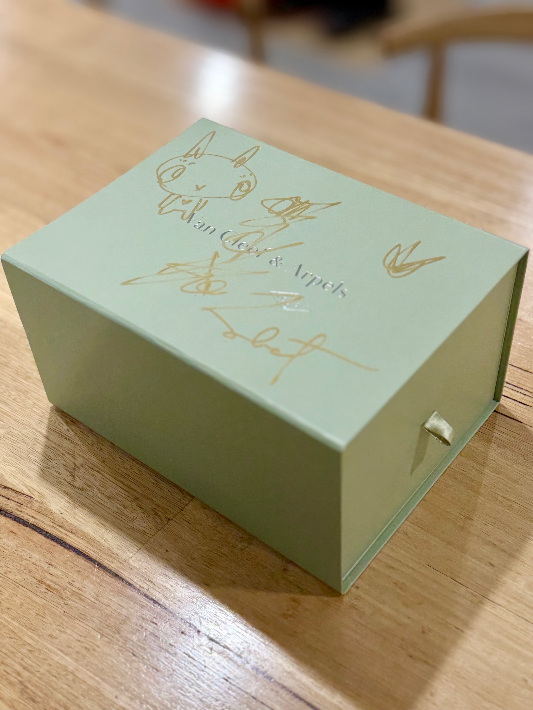 Bunny Love VC&A Box 2026 Sabet